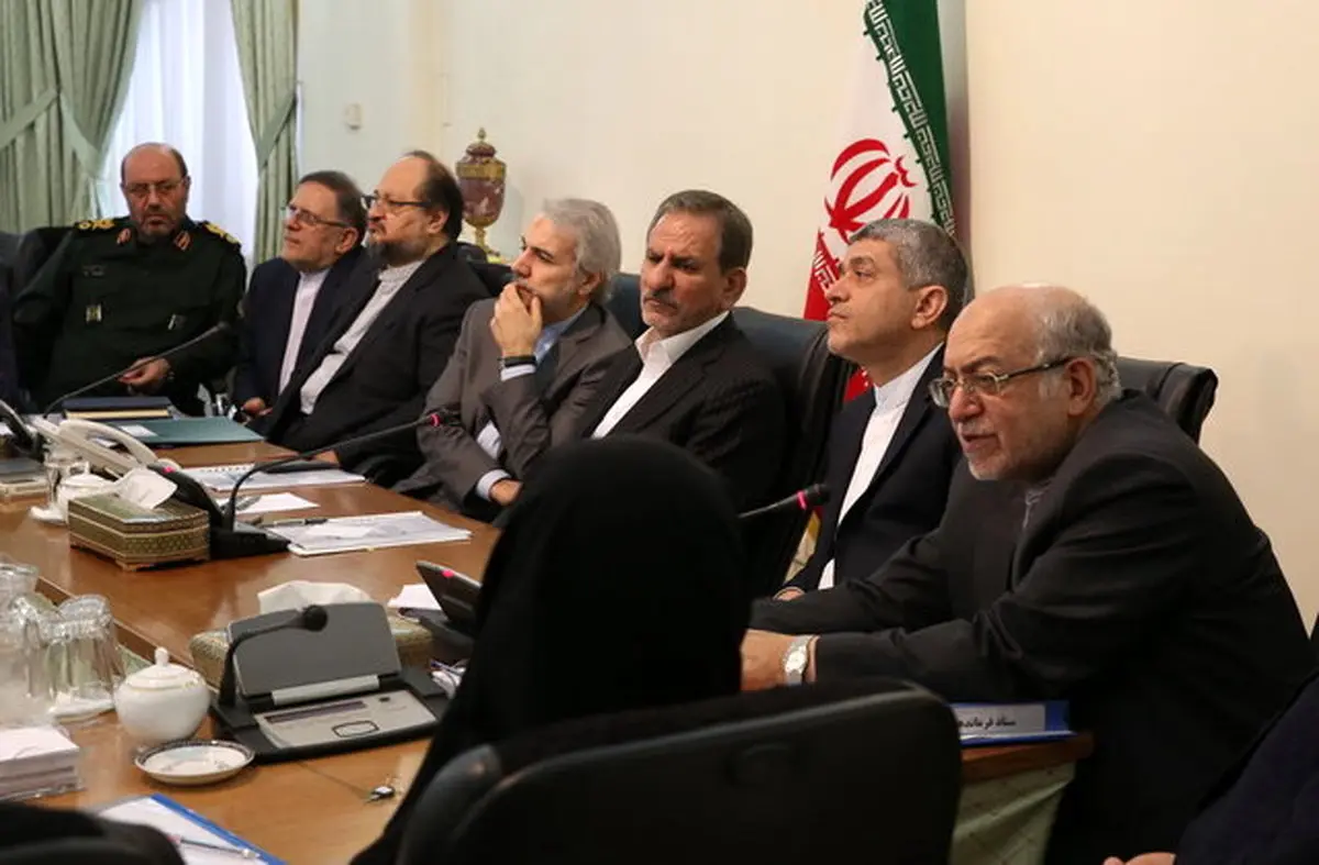 جهانگیری: عملکرد دولت در اقتصاد مقاومتی مثبت بوده/ باید زمینه را برای ورود کالاهای ایرانی به بازارهای بین المللی فراهم کنیم