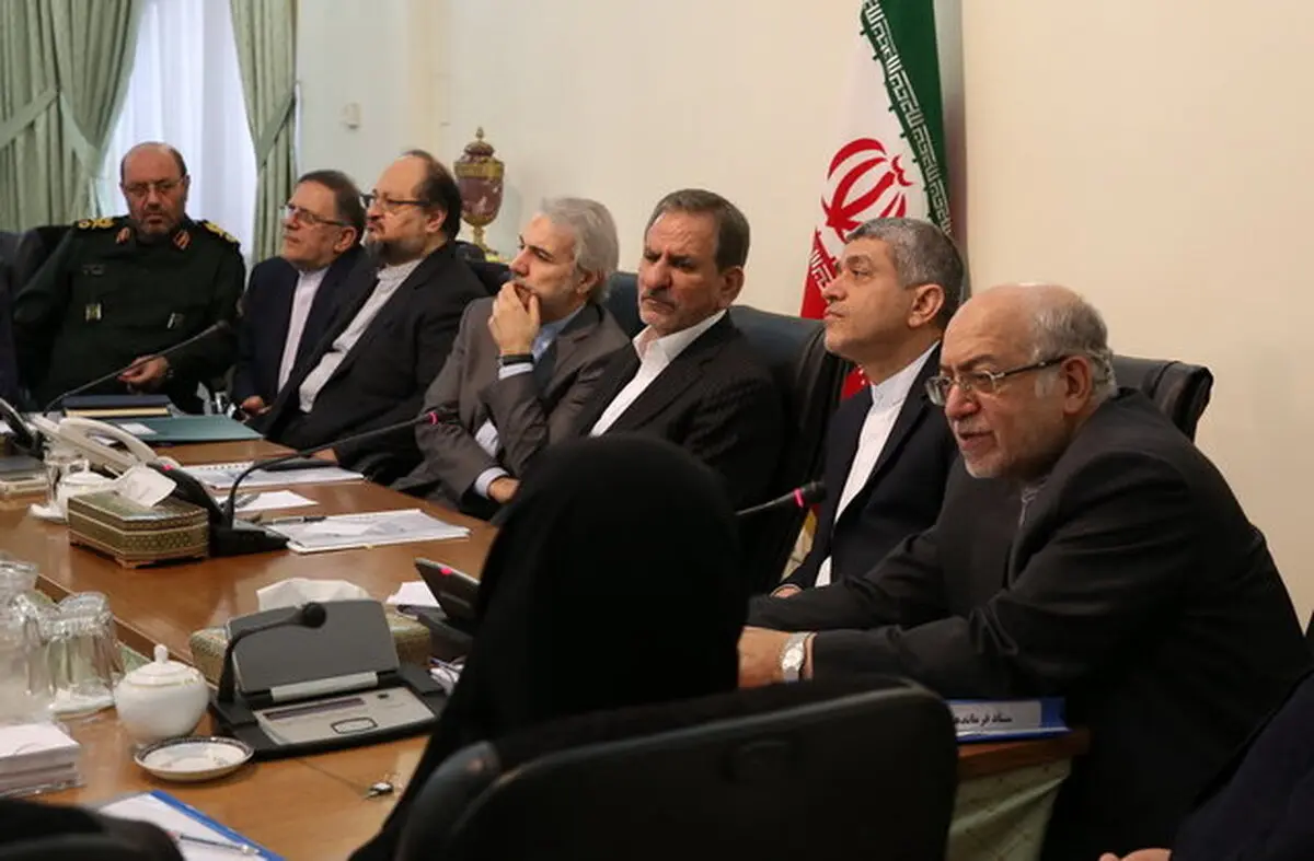 جهانگیری: عملکرد دولت در اقتصاد مقاومتی مثبت بوده/ باید زمینه را برای ورود کالاهای ایرانی به بازارهای بین المللی فراهم کنیم