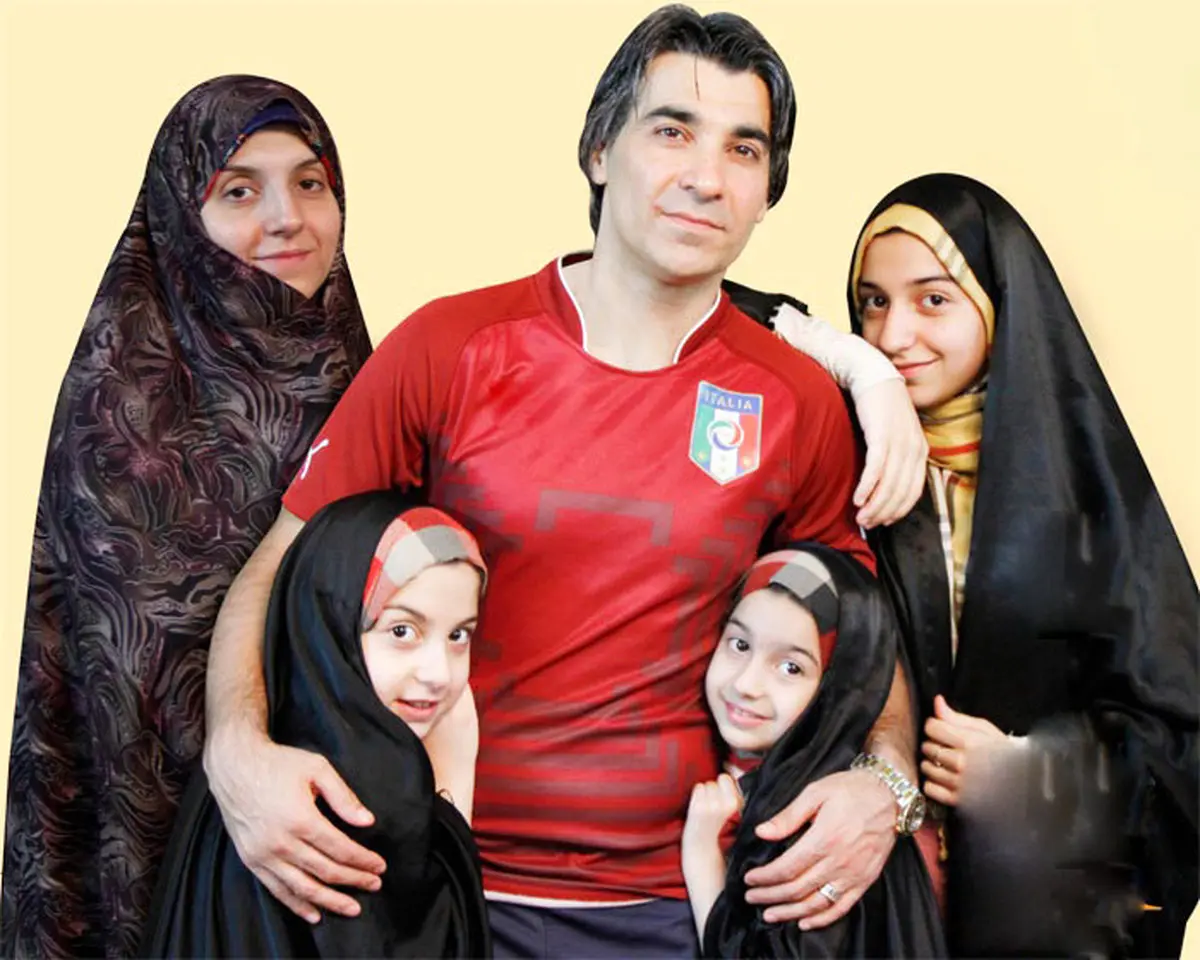 تصویر عجیبی از وحید شمسایی و خانواده اش
