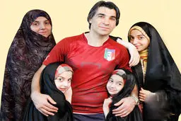 تصویر عجیبی از وحید شمسایی و خانواده اش