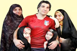 تصویر عجیبی از وحید شمسایی و خانواده اش
