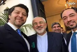 سلفی جالب صلاح الدین ربانی، وزیر امور خارجه افغانستان با دکتر ظریف