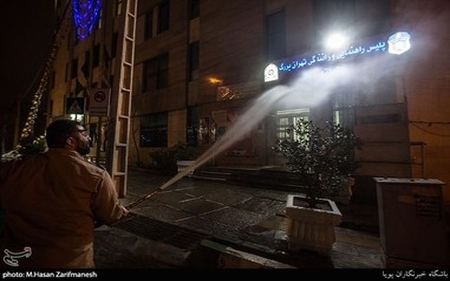 ضدعفونی معابر شمالی تهران توسط نیروهای یگان ویژه فاتحین