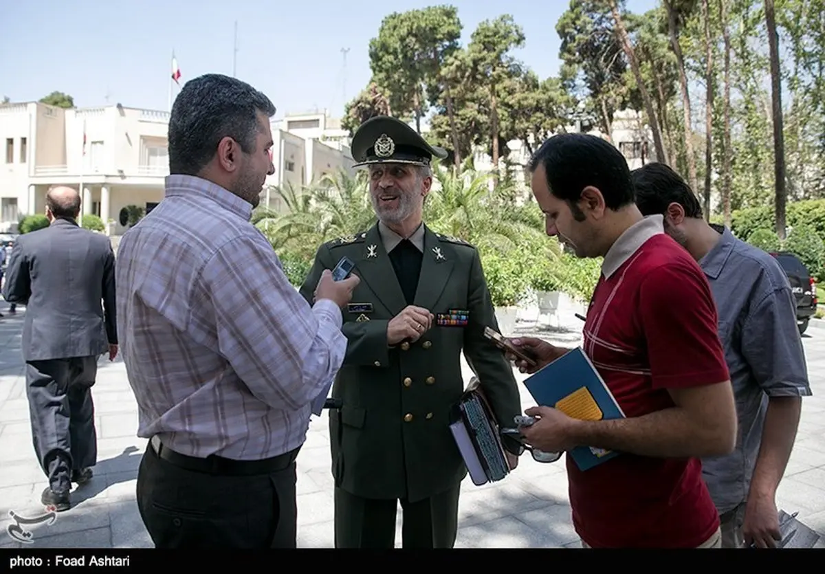 تصاویری از حاشیه جلسه امروز هیئت دولت