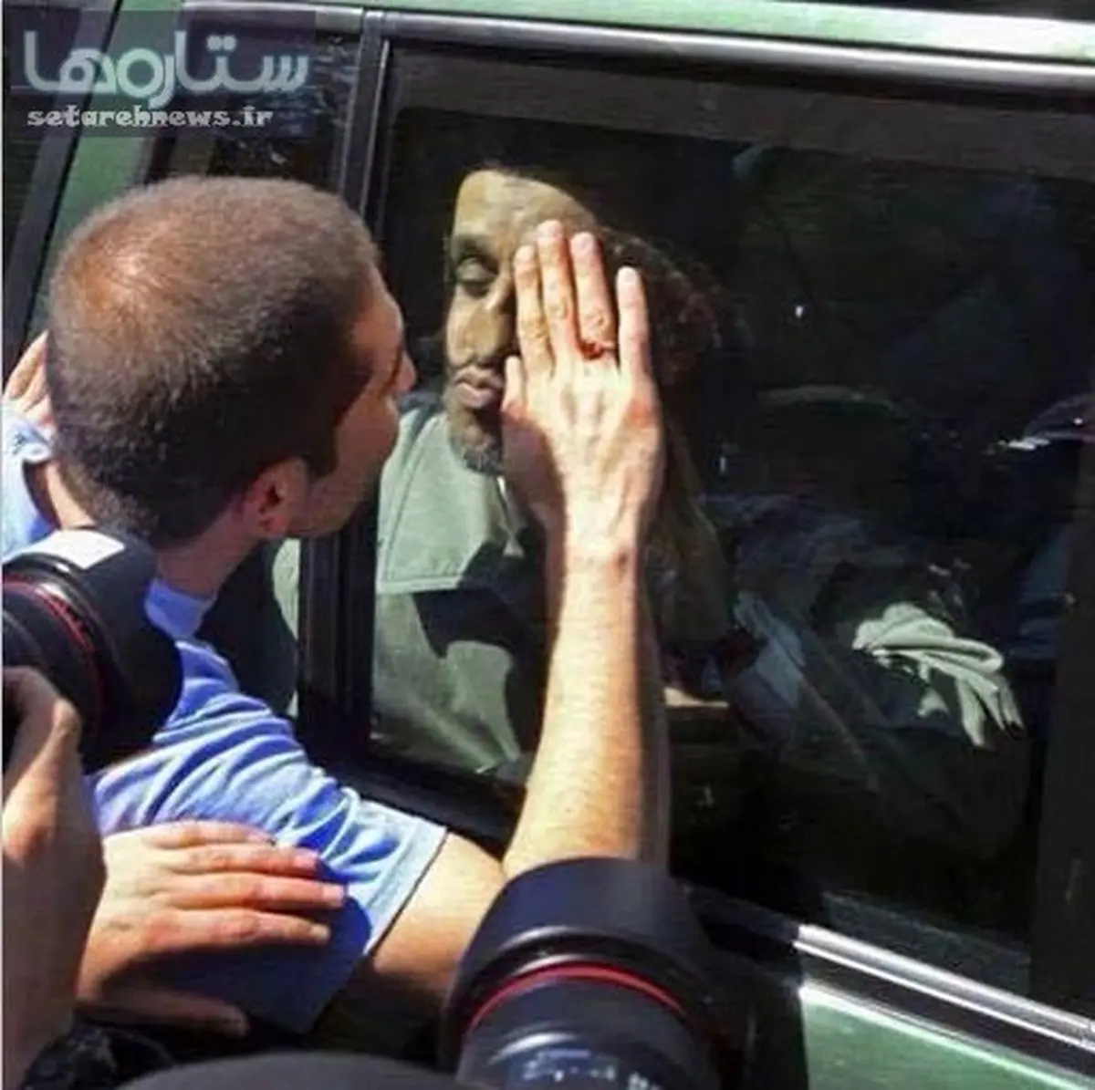 عذرخواهی ابطحی از احمدی نژاد + عکس