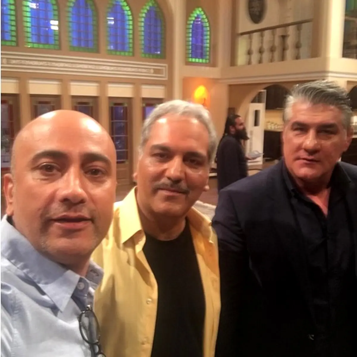 سلفی عارف لرستانی در برنامه دورهمی/ عکس