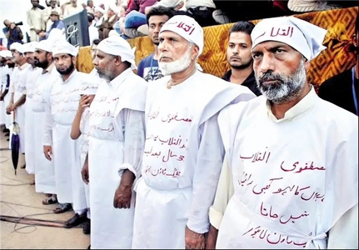 شیوه جدید اعتراض پاکستانی ها+عکس