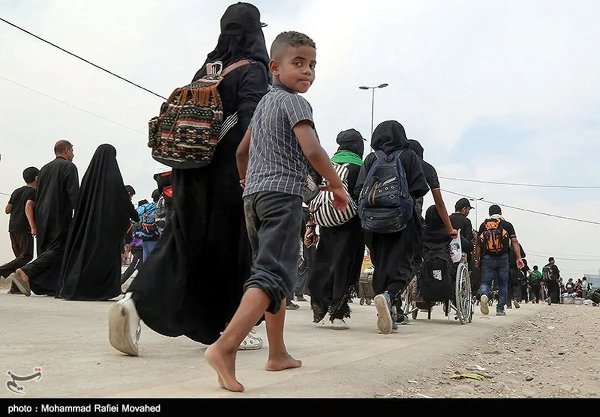 تصاویری از حضور کودکان در پیاده روی اربعین حسینی