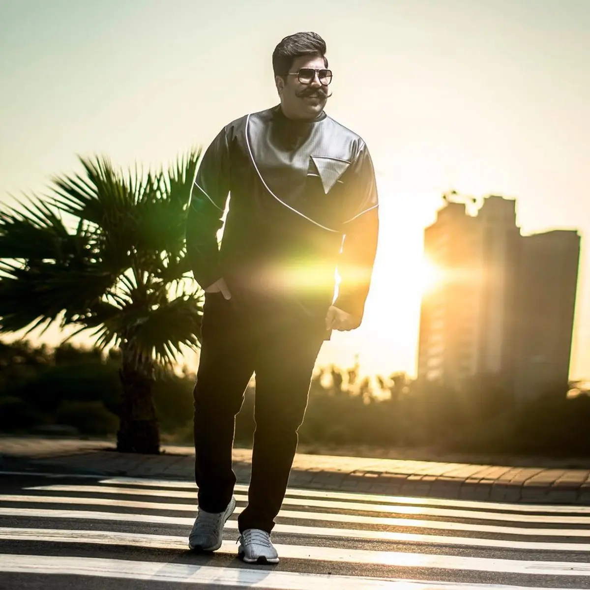 عکس کمتر دیده شده خواننده مشهور پاپ در خیابان