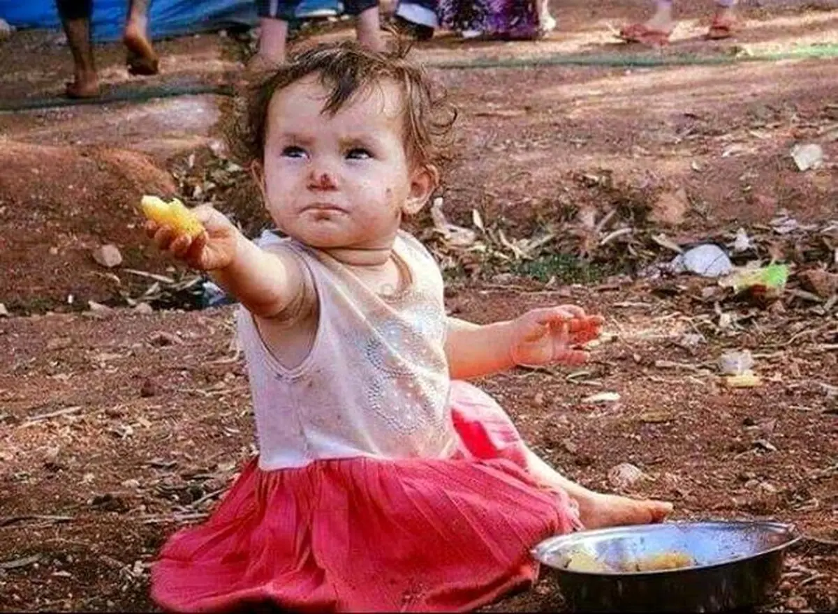 تصویری از یک دختر بچه فقیر که دنیا را تکان داد