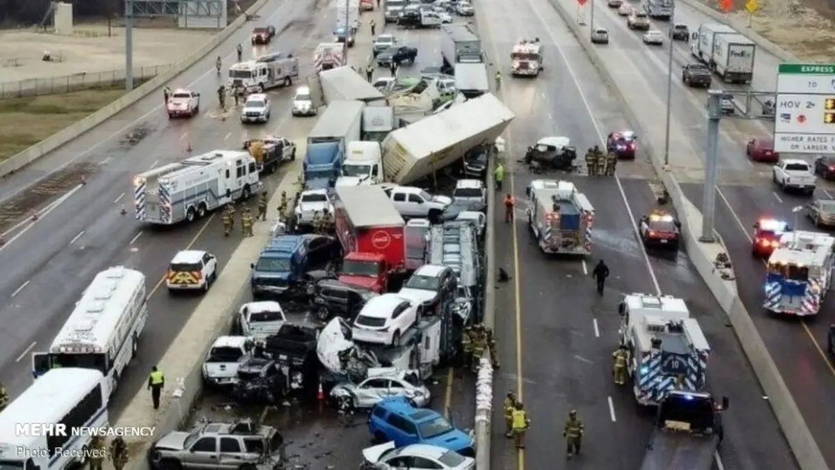 تصاویر دیده نشده از تصادف زنجیره‌ای و مرگبار در تگزاس
