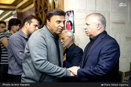 سرمربی استقلال در مراسم ترحیم اولادی/ عکس