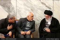 احوال پرسی رهبرانقلاب با ظریف / عکس