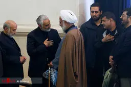 تصاویری حاشیه‌ای از مراسم ترحیم پدر سردار سلیمانی/تصاویر