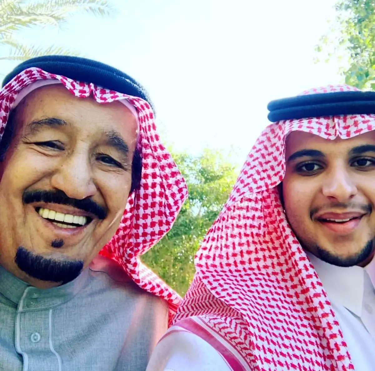عکس سلفی پادشاه عربستان با برادرزاده اش