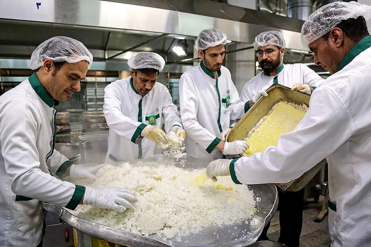 تصاویر/ افطار در مهمانسرای رضوی