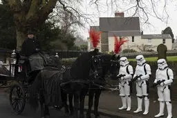 عجیب ترین نوع خاکسپاری در انگلستان! +عکس