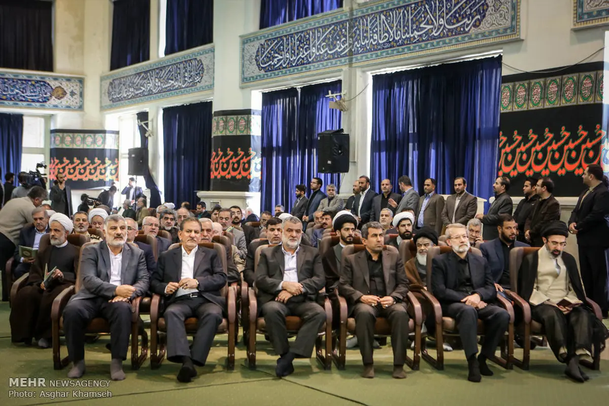 حضور فرزندان رهبر انقلاب، قالیباف، ناطق نوری، لاریجانی، احمدی نژاد و... در مراسم ترحیم پدر سردار سلیمانی/تصاویر