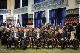 حضور فرزندان رهبر انقلاب، قالیباف، ناطق نوری، لاریجانی، احمدی نژاد و... در مراسم ترحیم پدر سردار سلیمانی/تصاویر