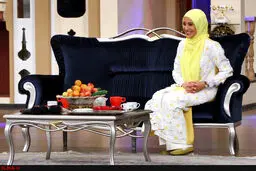 لباس‌ متفاوت بهاره‌ افشاری در دورهمی/ عکس