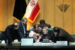 گفتگوی جالب نمایندگان مجلس با لاریجانی/عکس