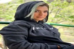 عکس جدید دنیا مدنی با موهای آبی!