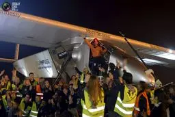 جشنی برای اولین هواپیمای خورشیدی+عکس