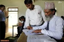 تحصیل پیرمرد 68 ساله نپالی در مدرسه/ تصاویر