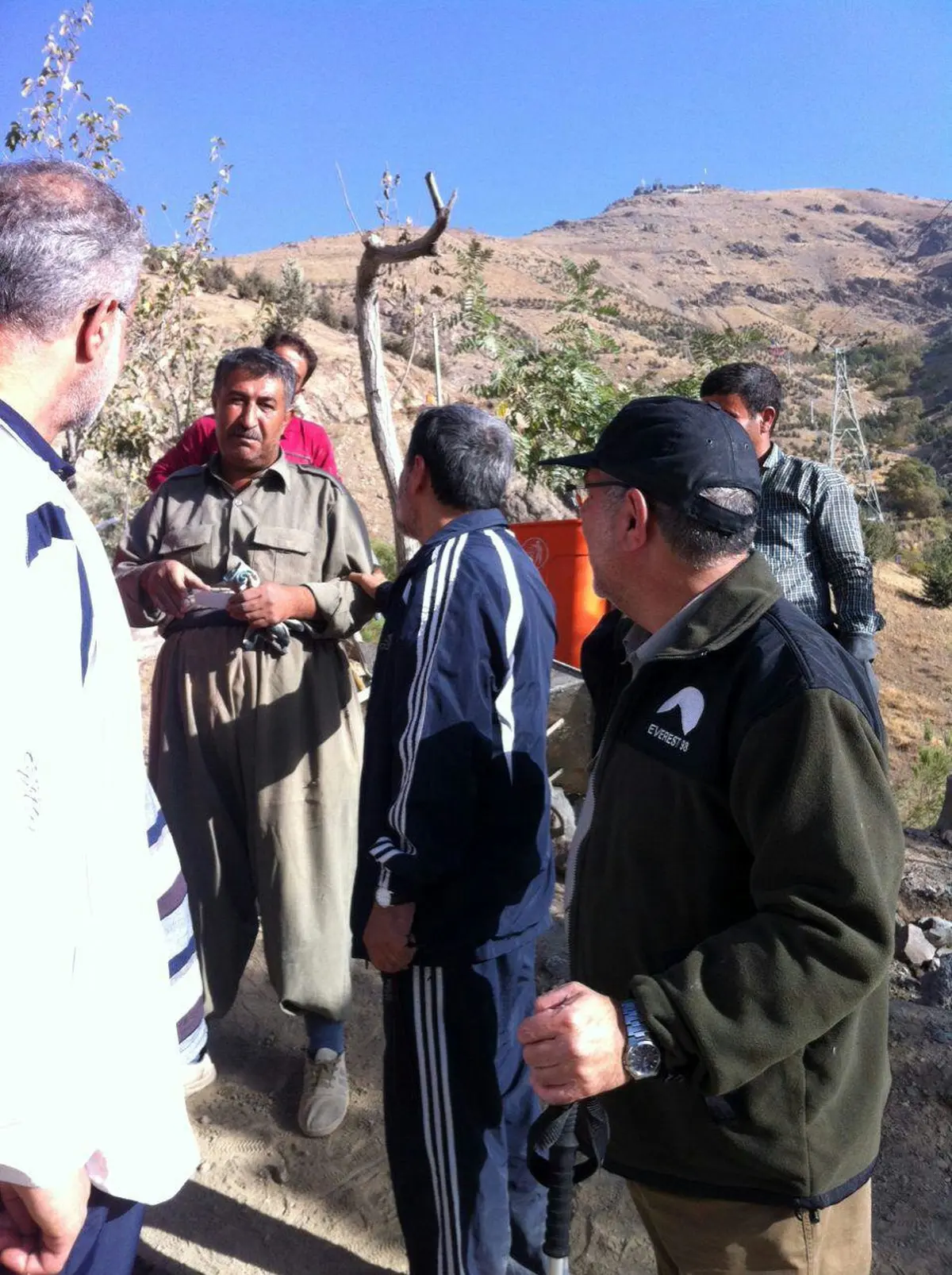 کوهنوردی احمدی‌نژاد در توچال/ عکس