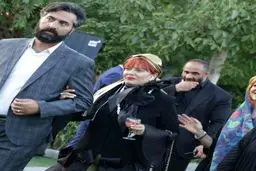 تيپ عجيب بهاره رهنما در يك مهمانى به همراه همسرش!