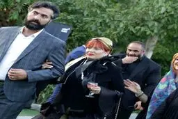 تيپ عجيب بهاره رهنما در يك مهمانى به همراه همسرش!