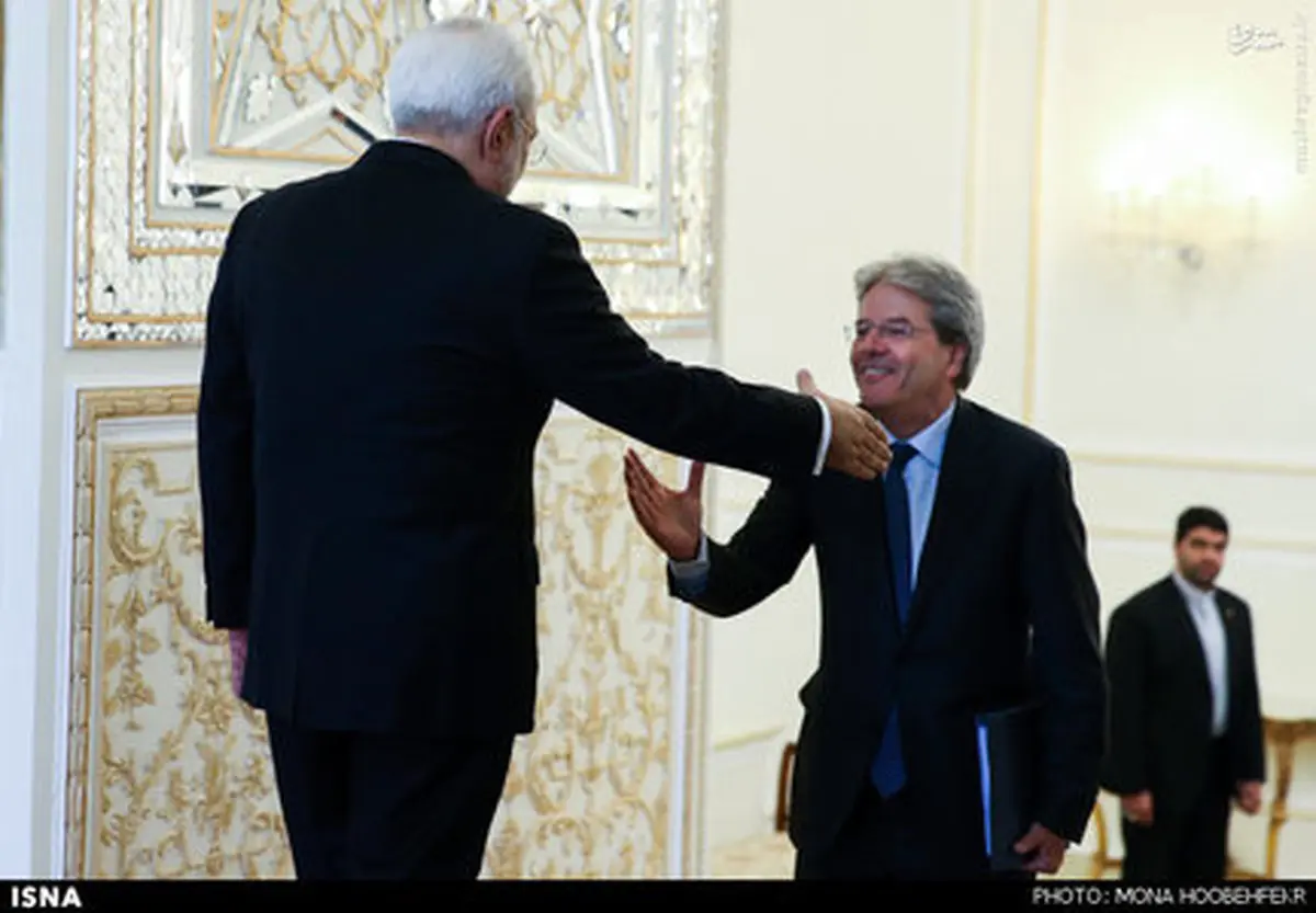 عکس:استقبال جالب ظریف از وزیر ایتالیایی
