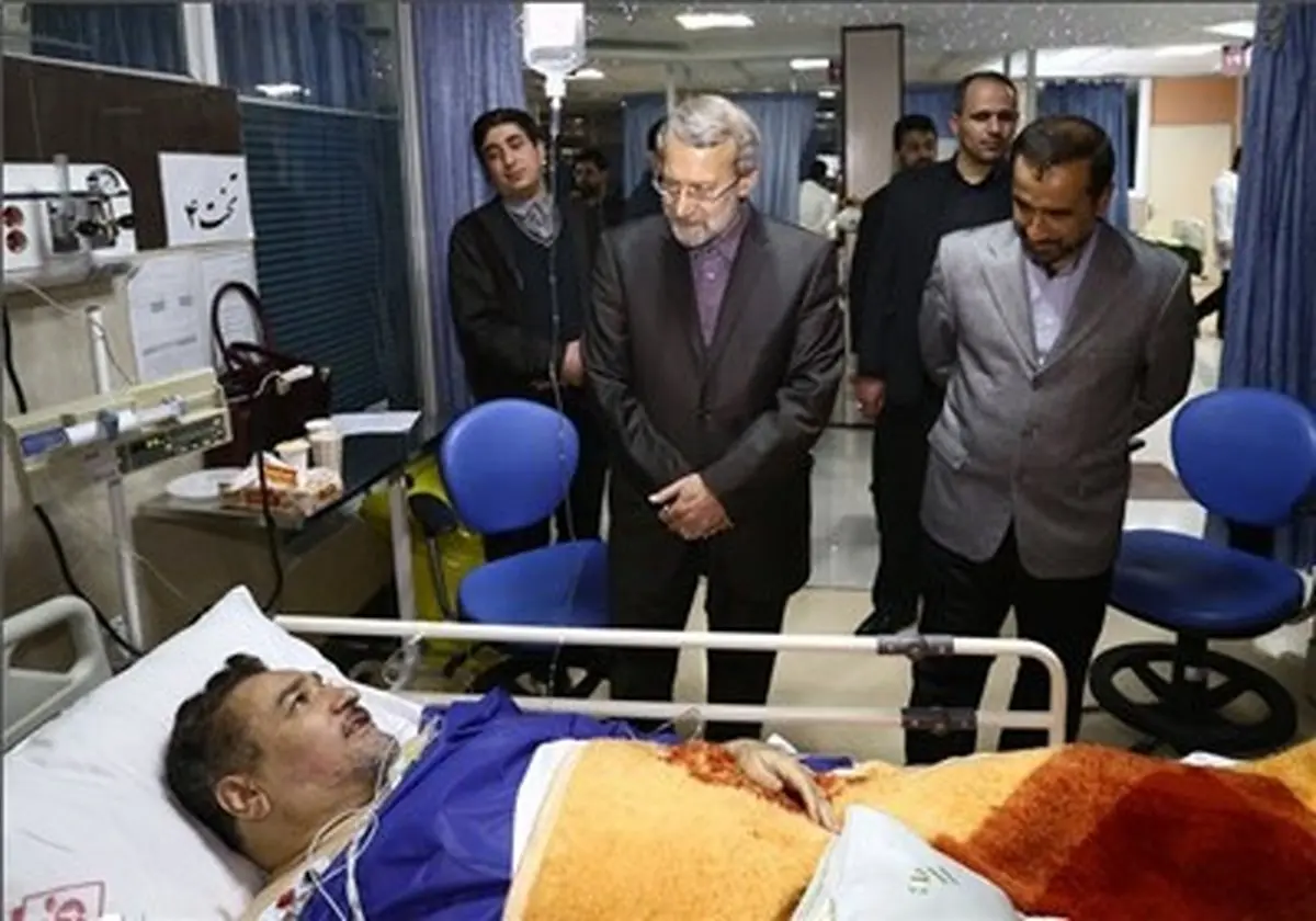 عیادت لاریجانی از نماینده اصلاح طلب مجلس + عکس