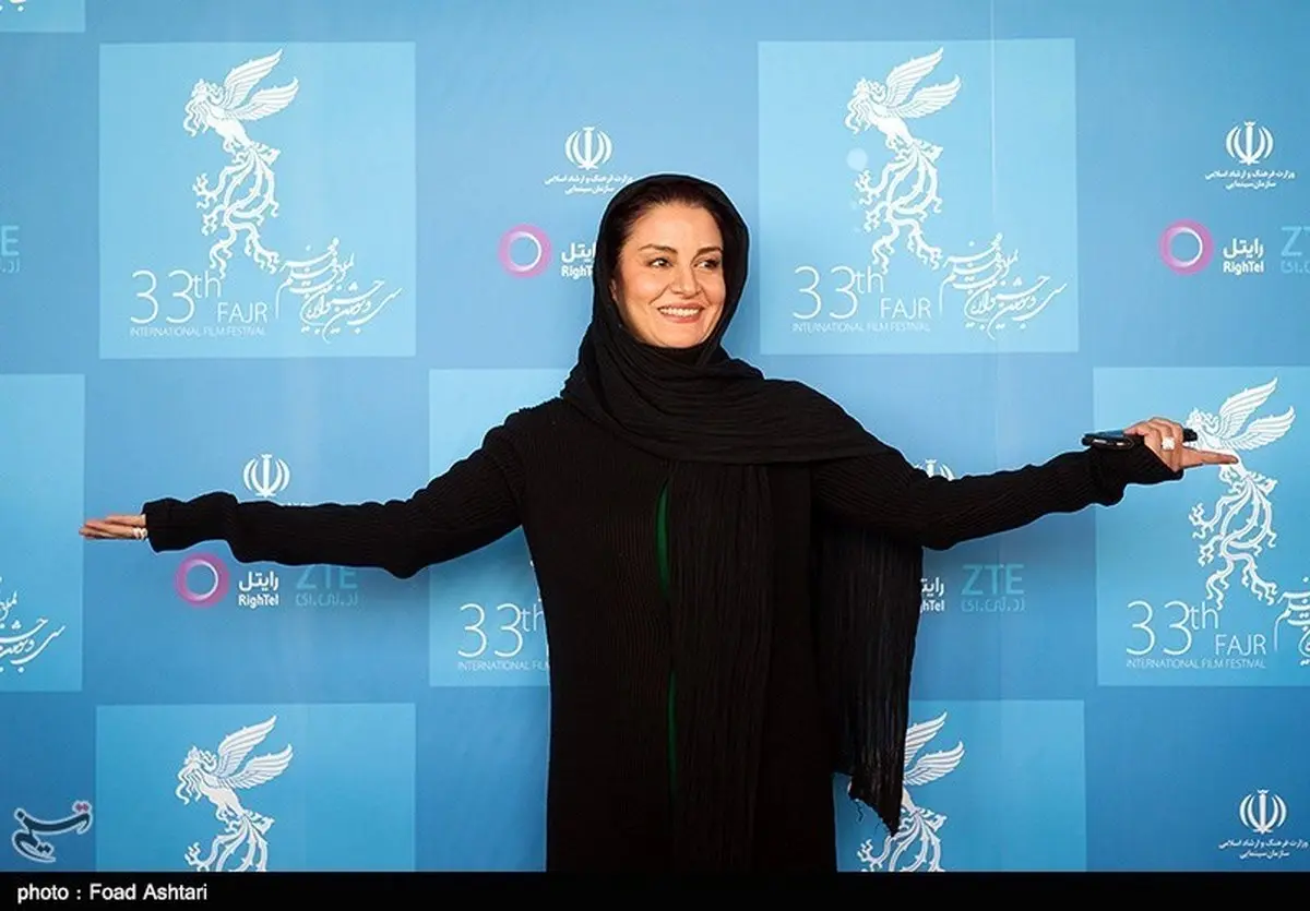 چهره ی خندان مریلا زارعی در مقابل عکاسان/عکس