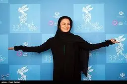 چهره ی خندان مریلا زارعی در مقابل عکاسان/عکس