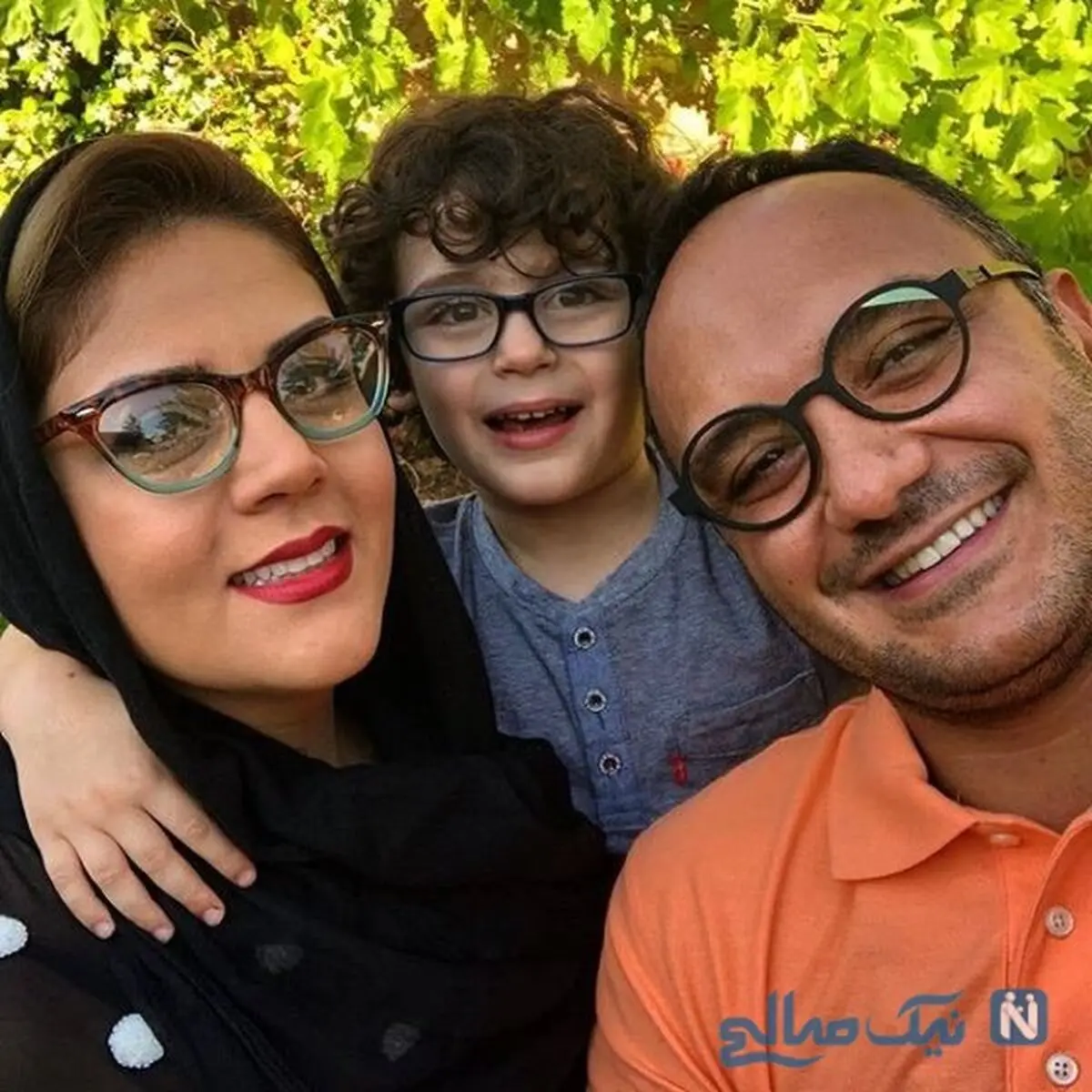 مجری معروف صدا و سیما در کنار همسر و پسرش