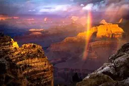 دره رنگین‌کمان در عکس روز نشنال جئوگرافیک/عکس