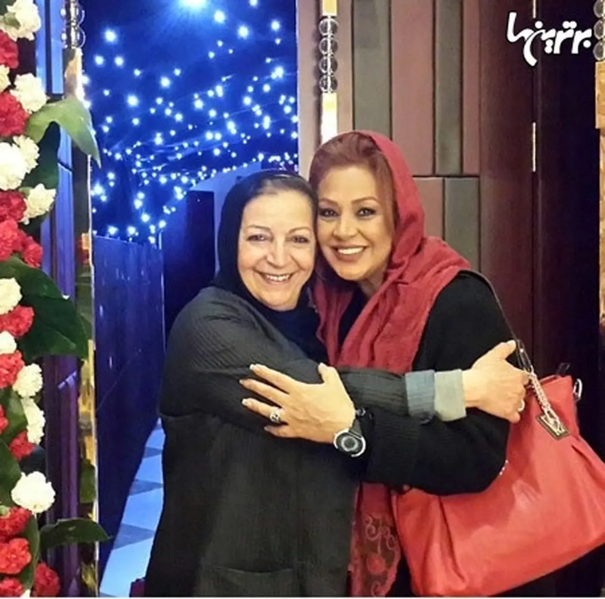 عکس صمیمانه نسرین مقانلو در کنار بانو مرضیه برومند