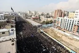 یک تشییع، سه پیام
