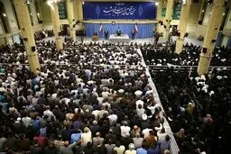روایت تصویری از دیدار جمعی از خانواده‌های شهدای منا و حادثه مسجدالحرام با رهبر انقلاب