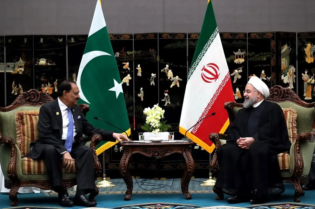 دیدار رییس جمهور روحانی با نخست‌وزیر پاکستان در چین/تصاویر