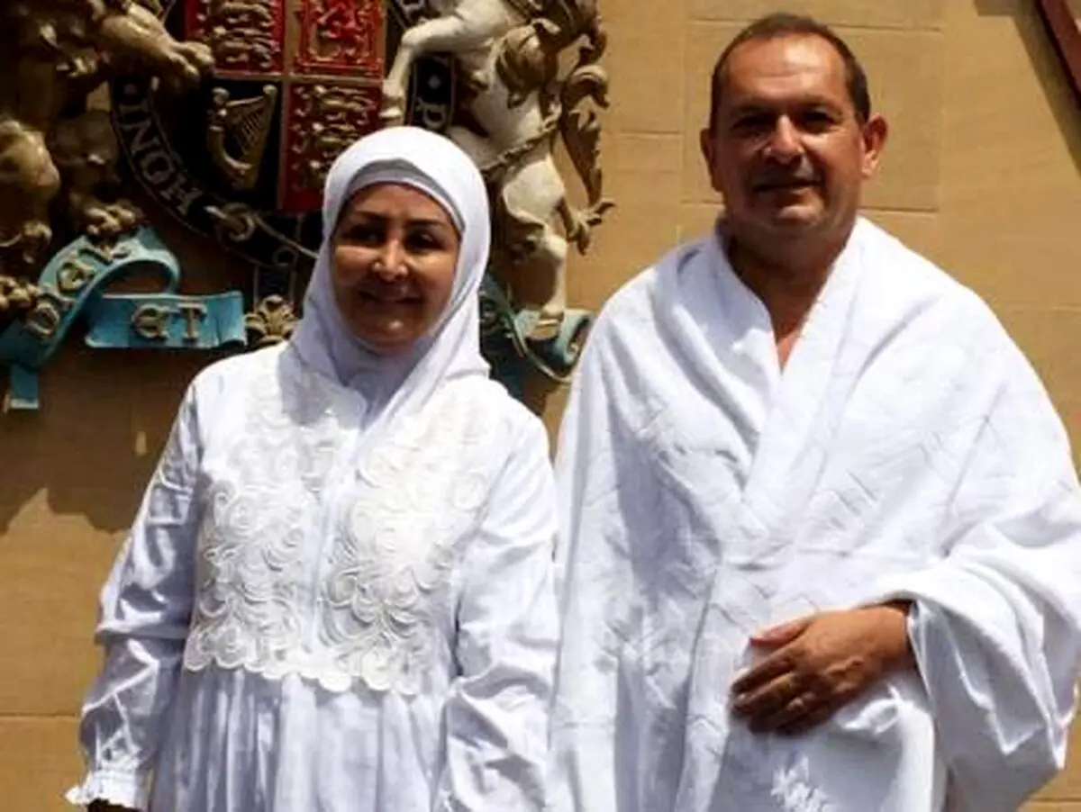 سفیر تازه مسلمان شده انگلیس در کنار همسرش/عکس