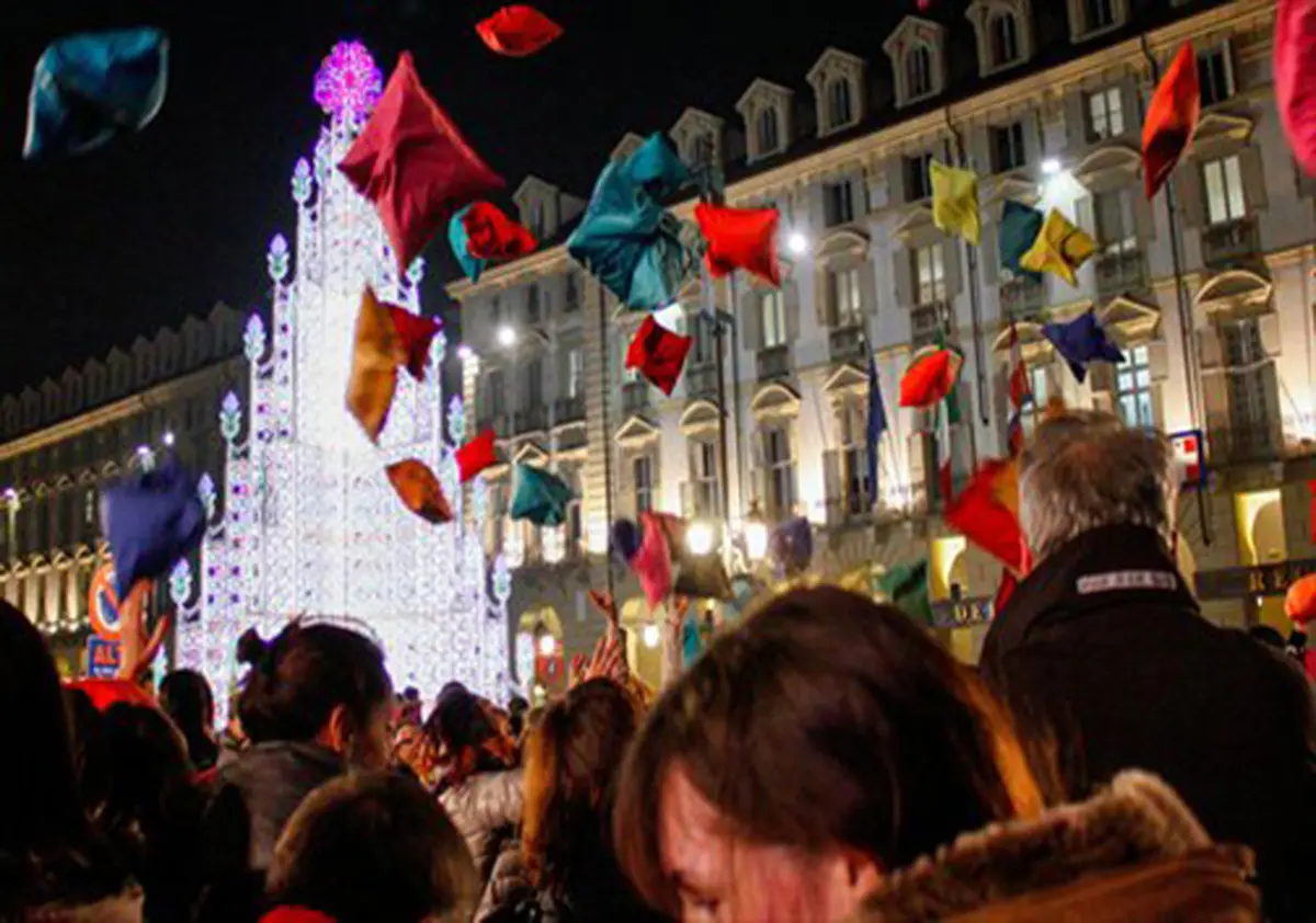 جنگ بالشت‌ها! + تصاویر