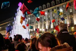 جنگ بالشت‌ها! + تصاویر