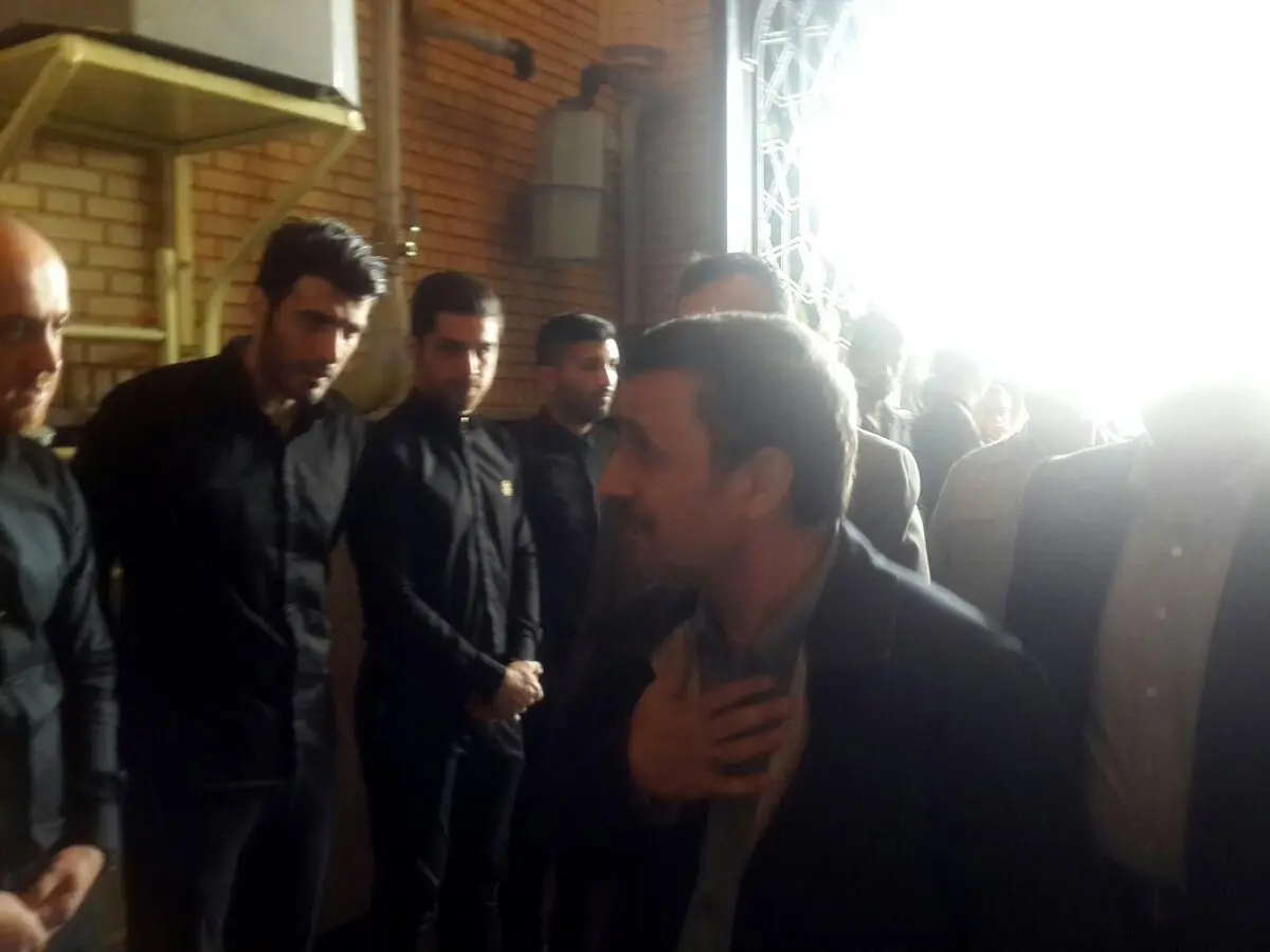 احمدی نژاد در مراسم ختم نوروزی/عکس
