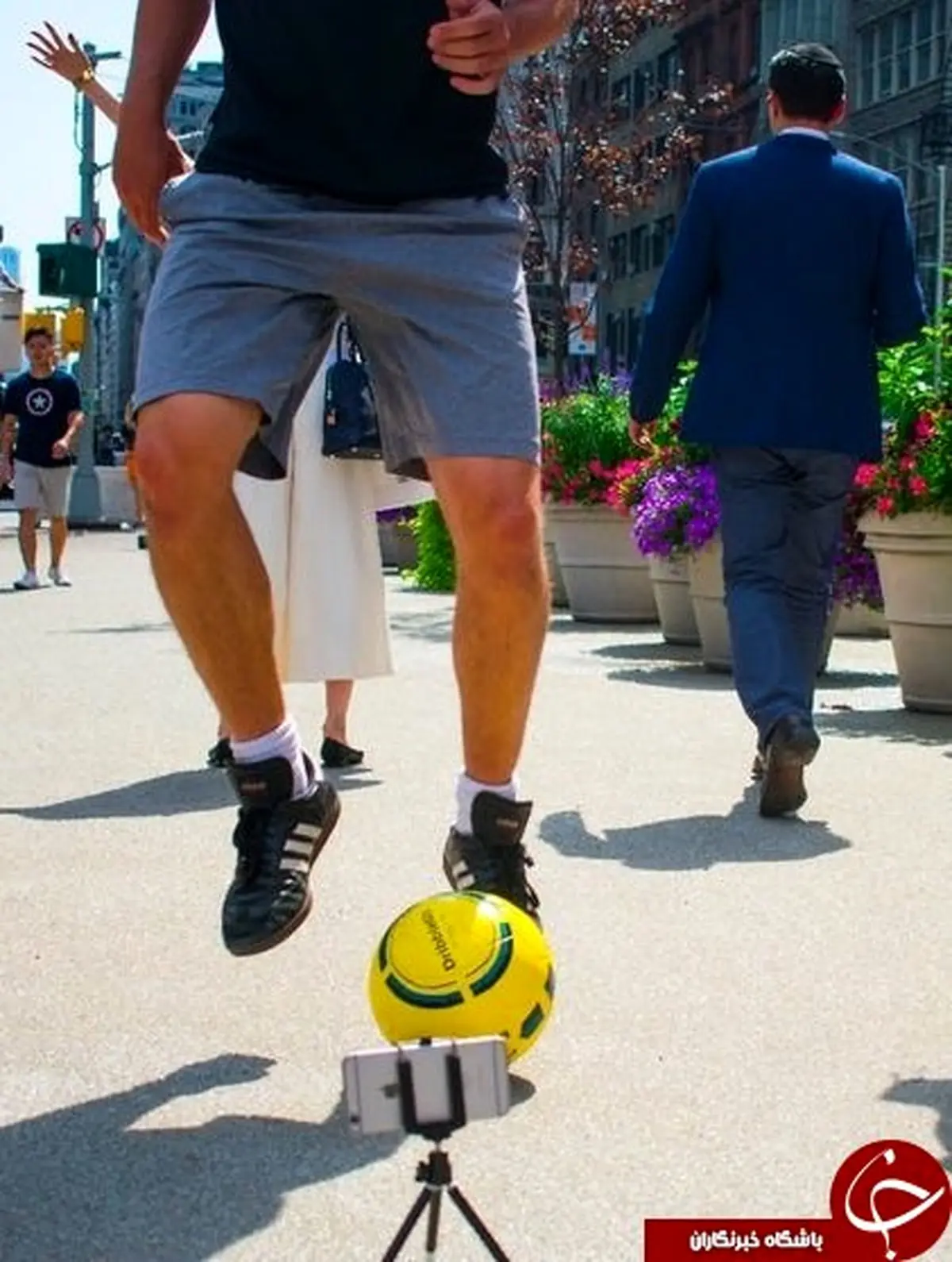 توپ هوشمندی که مانند مربی فوتبال عمل می‌کند+تصاویر