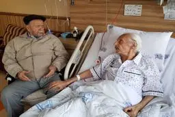 تصويرى از ملاقات استاد كشاورز از آقاى بازيگر