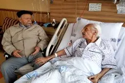 تصويرى از ملاقات استاد كشاورز از آقاى بازيگر