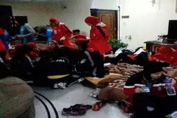 تیم ملی دختران پس از زلزله نپال ، جان سالم به در بردند/عکس