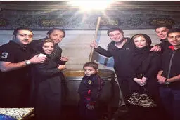 نیوشا ضیغمی در کنار دیگ نذری/عکس
